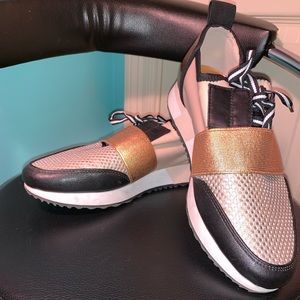 Rose gold steve maddens sneakers ! Worn once !